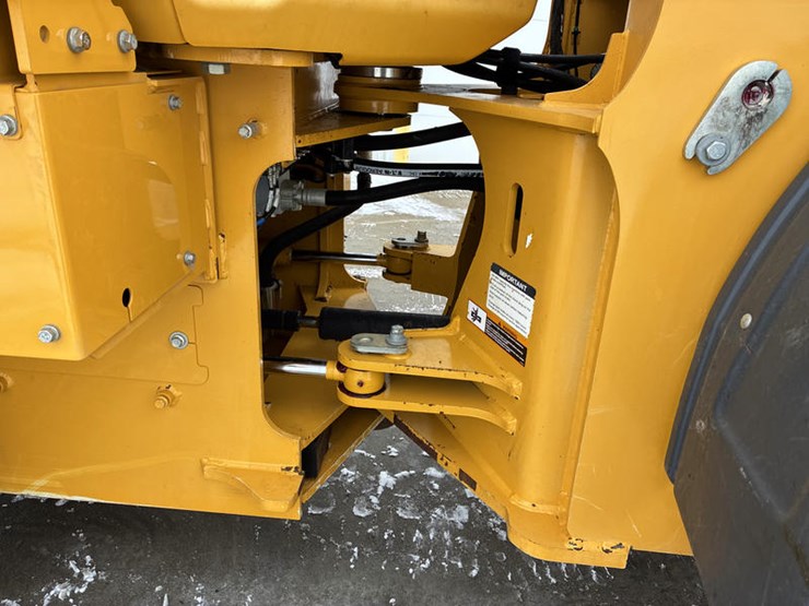 2019-deere-544l-image-27