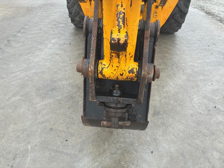 2019-jcb-3cx-image-39