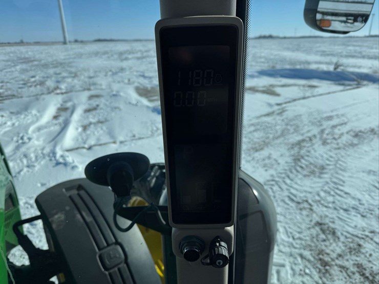 2012-john-deere-8310r-image-86