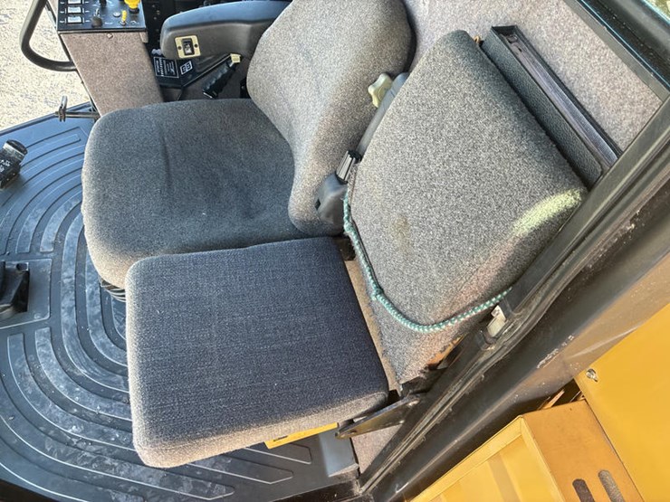 new-holland-tr89-image-89