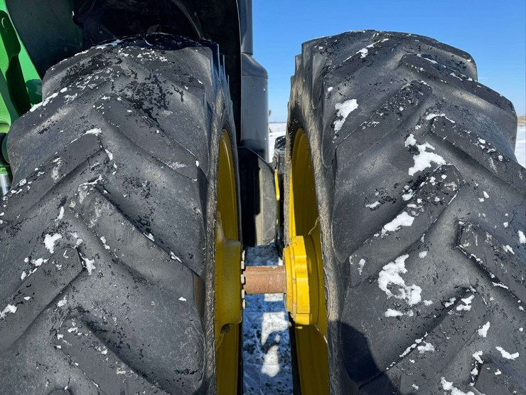 2012-john-deere-8310r-image-47