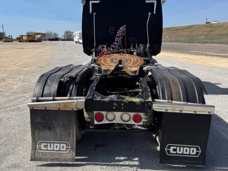 2011-western-star-4900sa-image-6