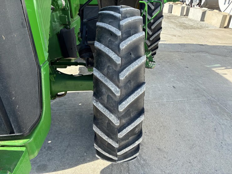 1995-john-deere-8300-image-45