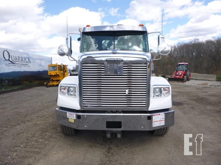 freightliner-coronado-122-image-2