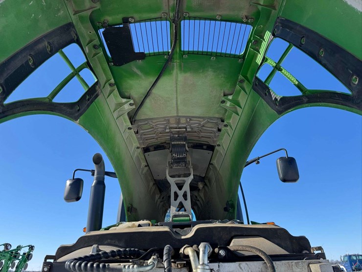 2012-john-deere-8310r-image-106