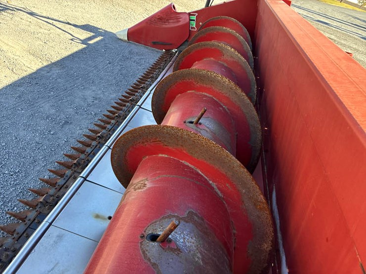 2011-case-ih-3020-image-17