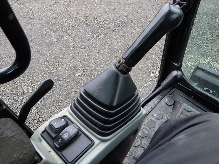 caterpillar-305.5-image-34