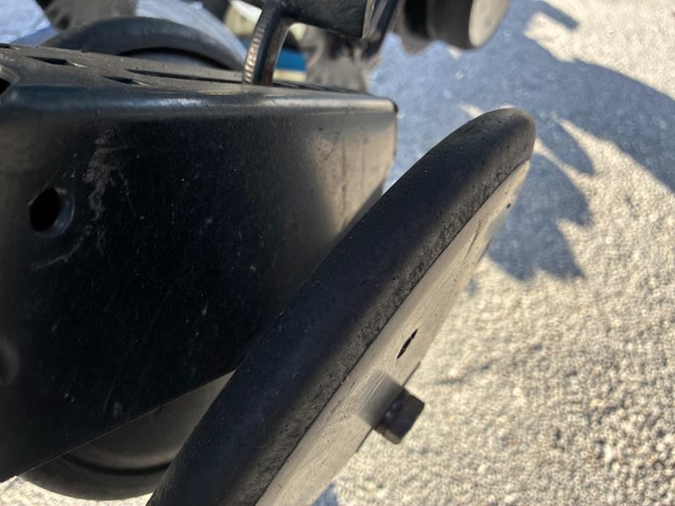 2010-kinze-3600-image-75