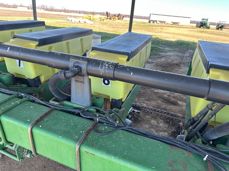 john-deere-8-image-41