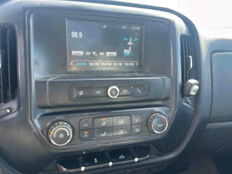 2016-chevrolet-silverado-2500hd-image-8