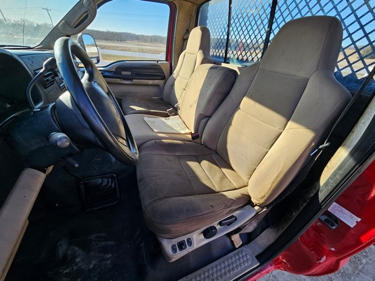 2005-ford-f550-image-19