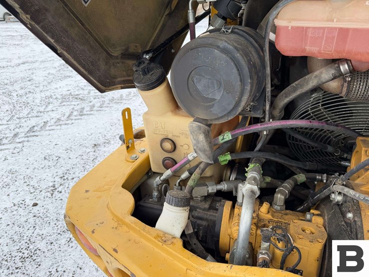 2013-caterpillar-906-image-33