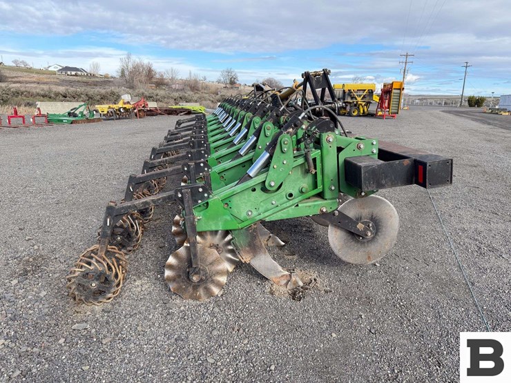 schlagel-mfg.-ripper,-implement-dolly,-great-plains-corn-planter-image-9