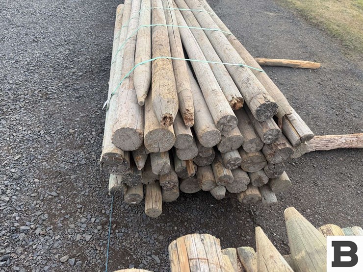 ..-wooden-posts-image-3