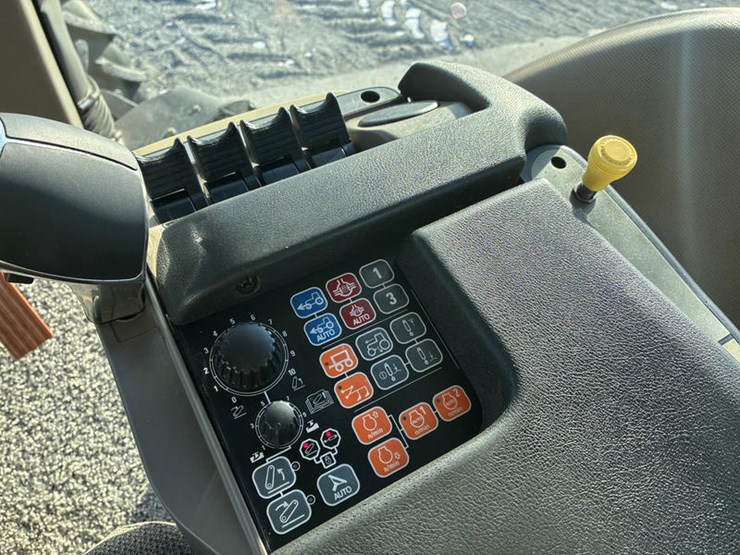 2011-case-ih-magnum-315-image-75