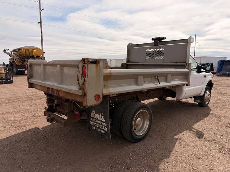 2003-ford-f550-image-3