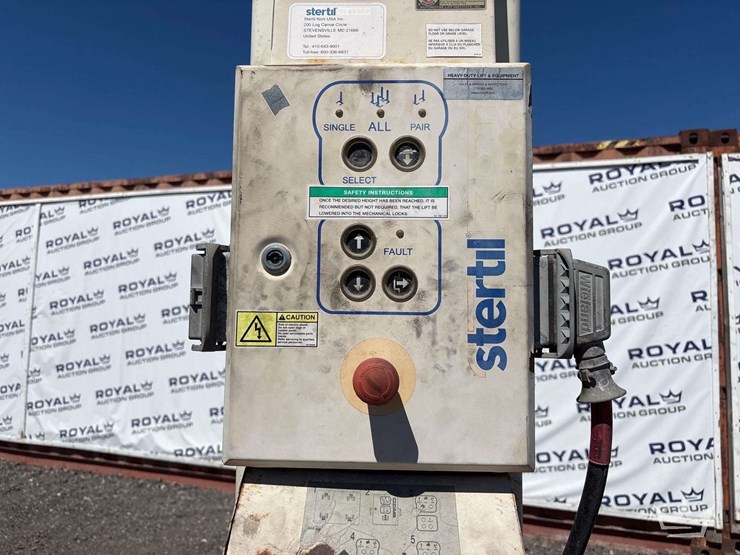 stertil-koni-18000lbs-2-post-auto-lift-image-12