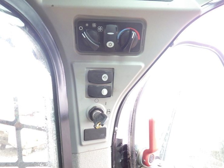 caterpillar-259d-image-24