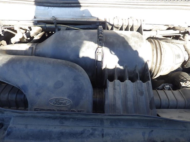 2011-ford-e350-image-12