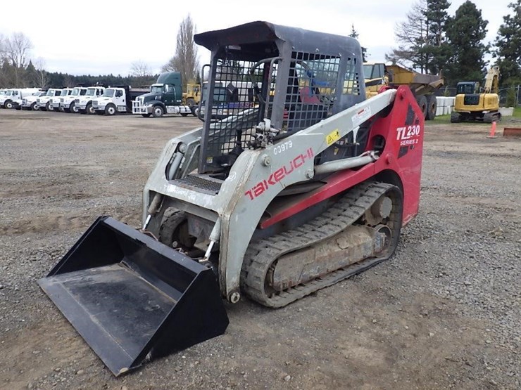 2012-takeuchi-tl230-image-1