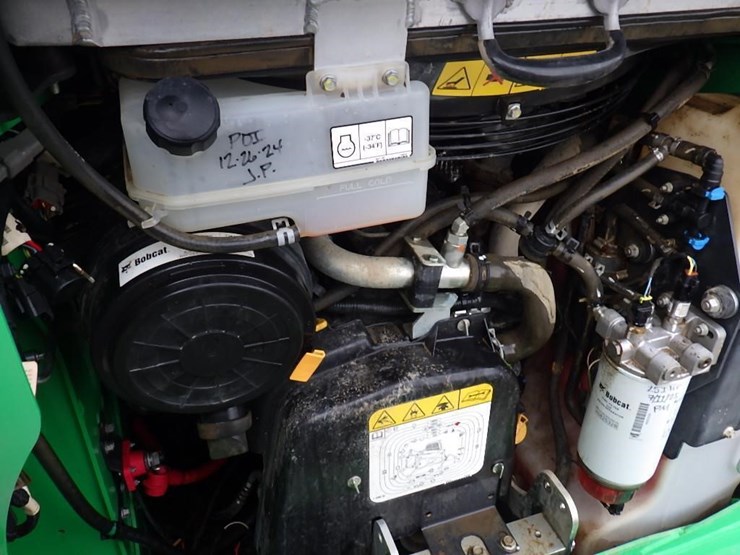 2025-bobcat-t76-image-11