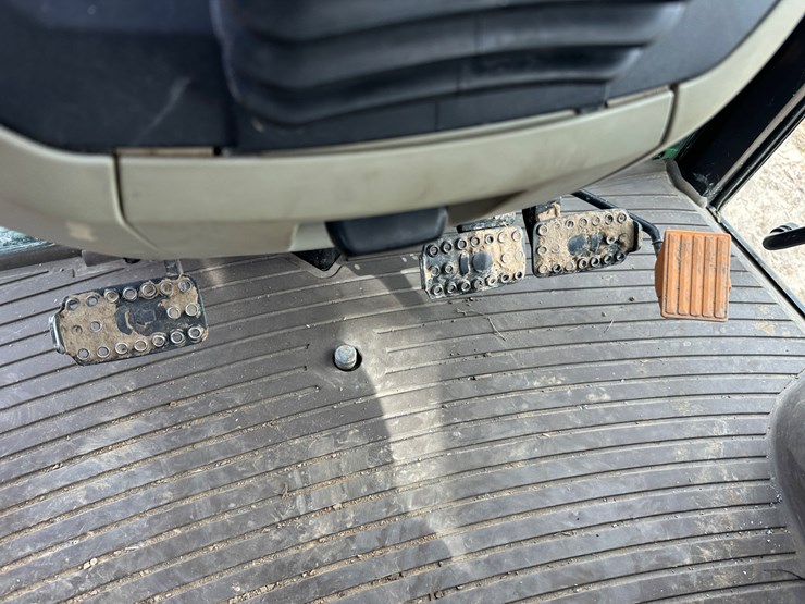 2011-john-deere-5090m-image-64