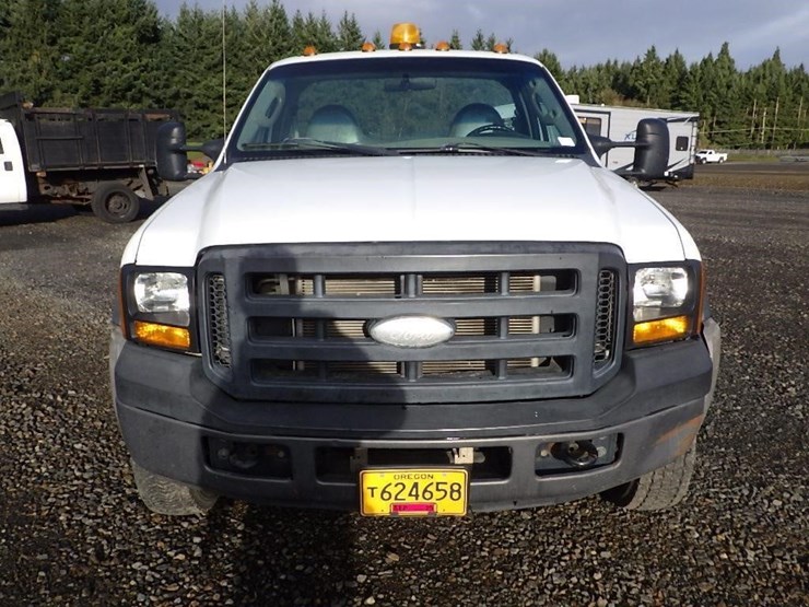 2007-ford-f550-image-2