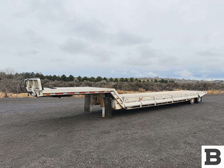 1981-haull-flatbed-equipment-trailer-image-1