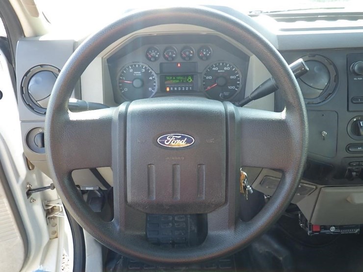 2009-ford-f550-image-22