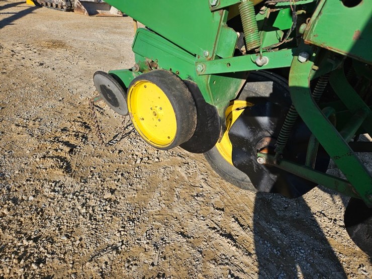 john-deere-7000-image-15