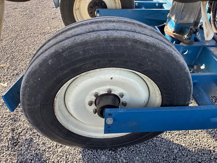 2010-kinze-3600-image-56