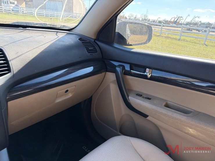 2013-kia-sorento-image-18