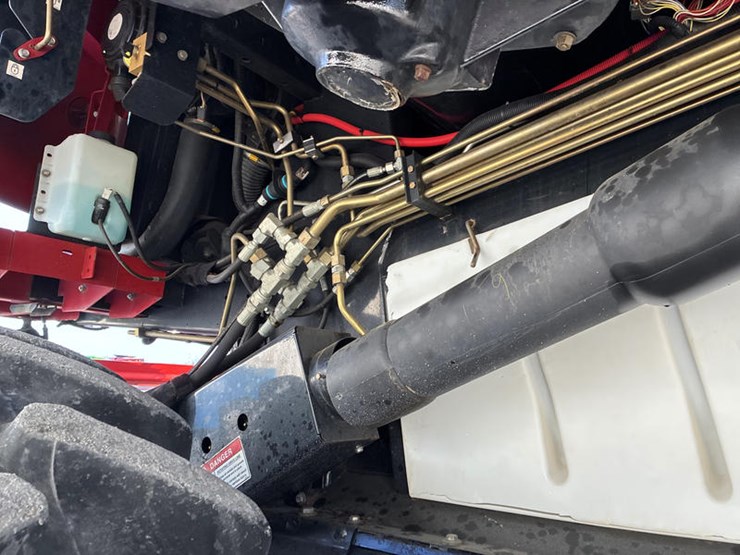 2010-case-ih-8120-image-58