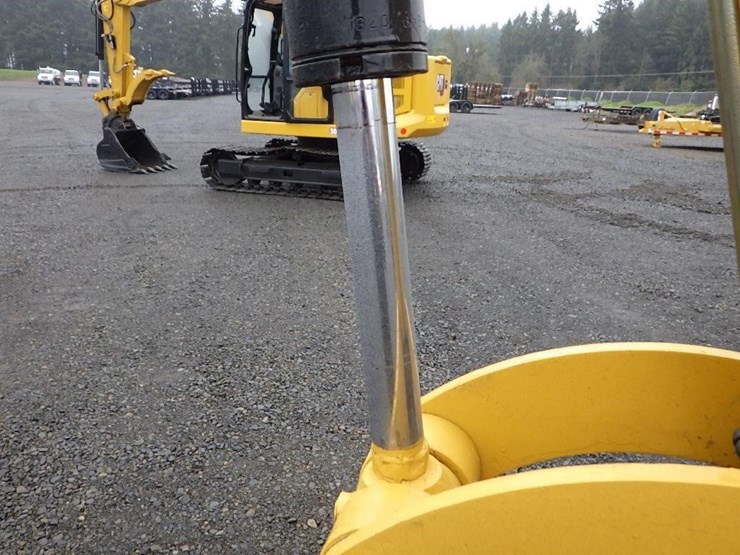 caterpillar-305.5-image-15