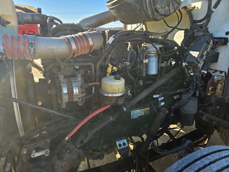 2011-peterbilt-386-image-12