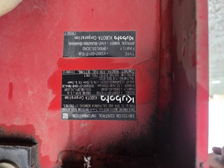 2012-takeuchi-tl230-image-28