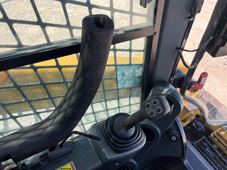 2018-caterpillar-299d-image-20