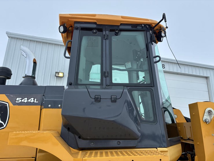 2019-deere-544l-image-31