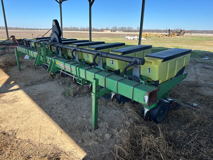 john-deere-8-image-1