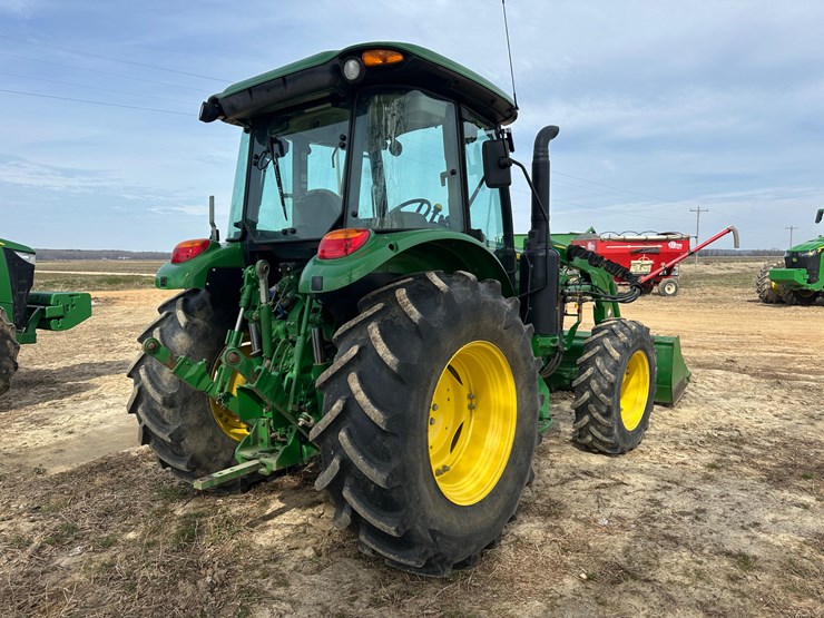 2011-john-deere-5090m-image-3