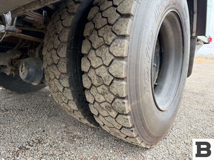 2005-international-7400-image-22