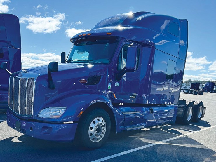 2021-peterbilt-579-image-2