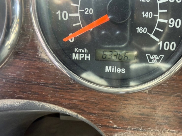 2011-western-star-4900sa-image-12