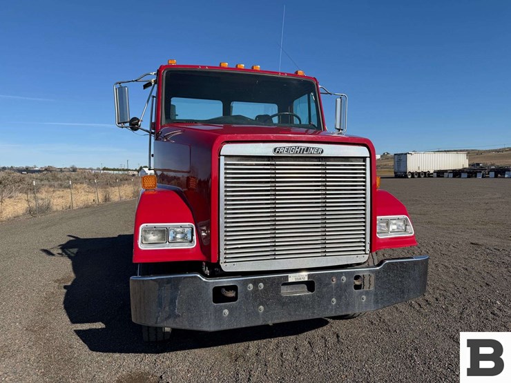 1986-freightliner-flc112-image-9