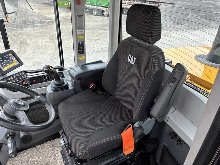 2021-caterpillar-926m-image-77