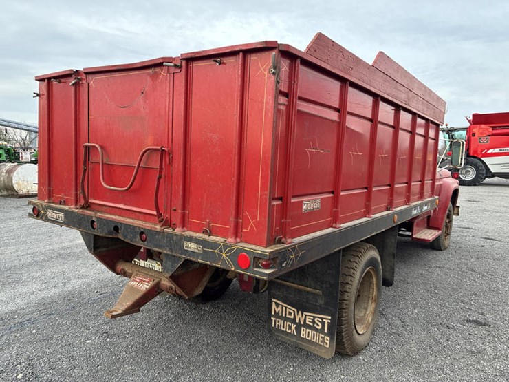 1975-ford-f600-image-6