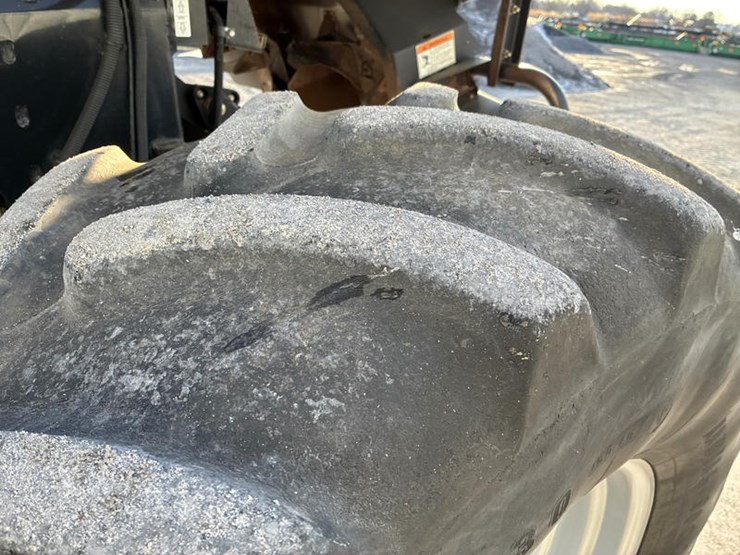 2010-case-ih-8120-image-47