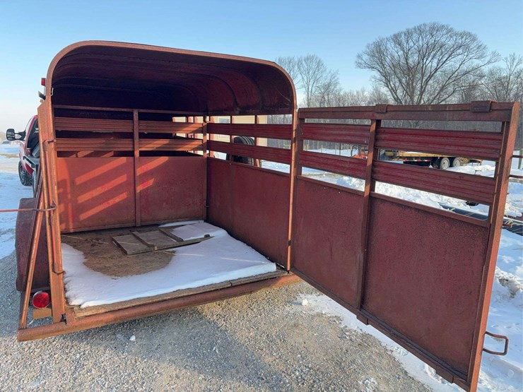 16’-rawhide-livestock-trailer-image-5