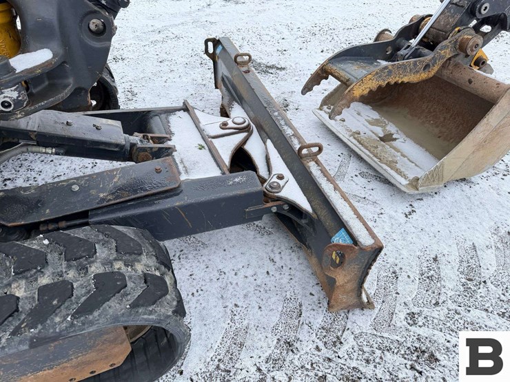 2017-deere-35g-image-27