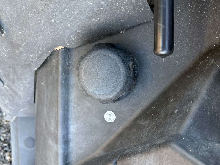 2023-can-am-defender-limited-hd10-atv-image-37